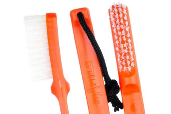 Climbing- and bouldering brush vegan (black/ orange) - Image 2
