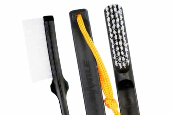 Climbing- and bouldering brush vegan (black/ orange)